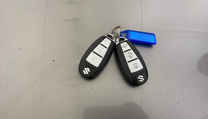 2016 Maruti Ciaz ZXI+ AT, Petrol, Automatic, 38,617 km, Key Close Up