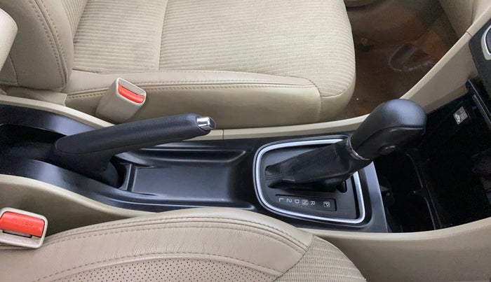 2016 Maruti Ciaz ZXI+ AT, Petrol, Automatic, 38,617 km, Gear Lever