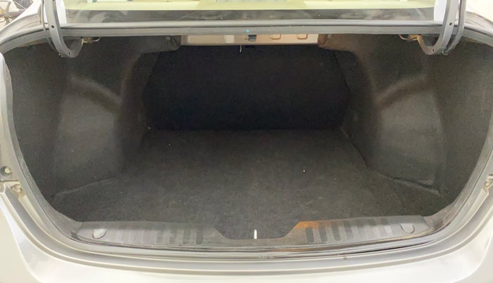 2016 Maruti Ciaz ZXI+ AT, Petrol, Automatic, 38,617 km, Boot Inside