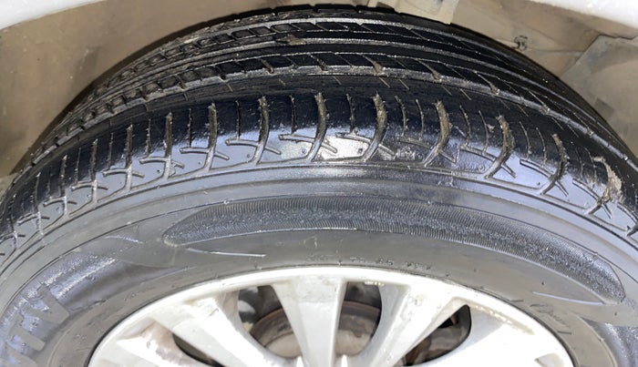 2016 Maruti Ciaz ZXI+ AT, Petrol, Automatic, 38,617 km, Right Front Tyre Tread