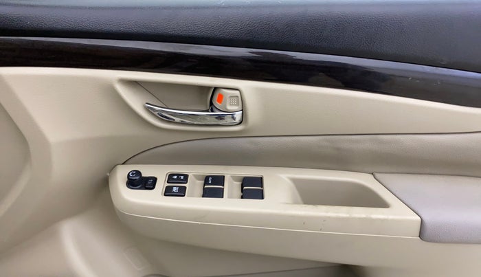 2016 Maruti Ciaz ZXI+ AT, Petrol, Automatic, 38,617 km, Driver Side Door Panels Control