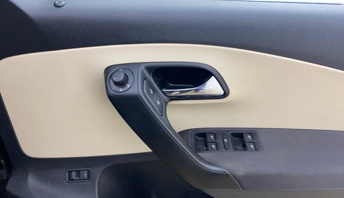 2020 Skoda Rapid 1.0 AMBITION TSI MT, Petrol, Manual, 82,390 km, Driver Side Door Panels Control