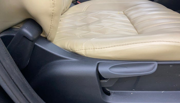 2020 Skoda Rapid 1.0 AMBITION TSI MT, Petrol, Manual, 82,390 km, Driver Side Adjustment Panel