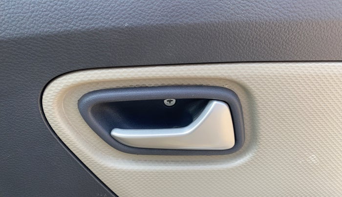 2016 Maruti Alto K10 VXI, Petrol, Manual, 31,034 km, Driver Side Door Panels Control