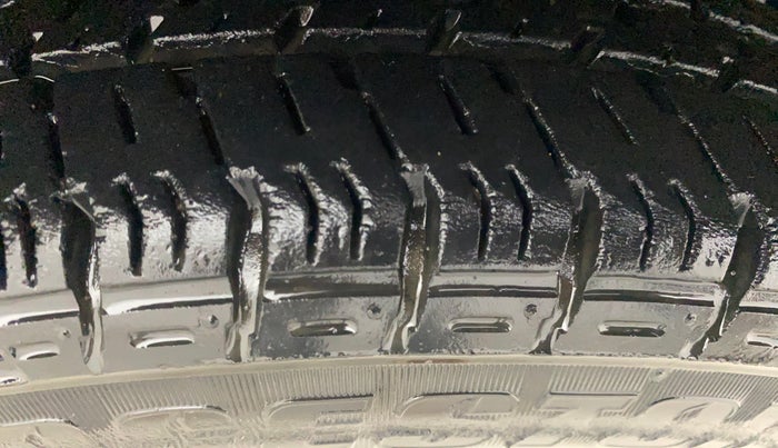 2016 Maruti Alto K10 VXI, Petrol, Manual, 31,034 km, Right Front Tyre Tread