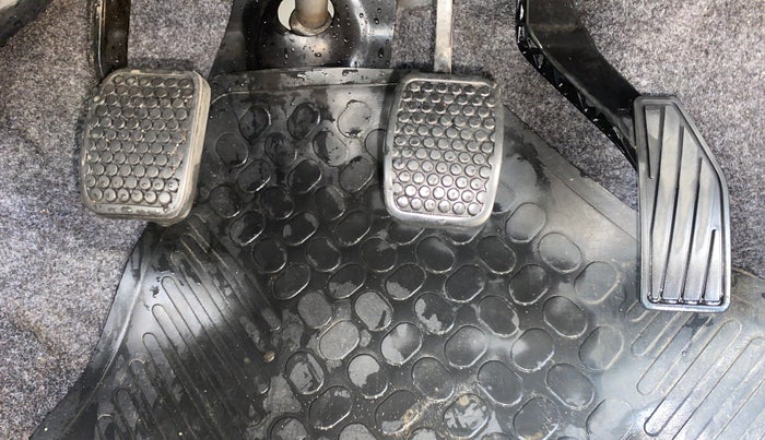 2016 Maruti Alto K10 VXI, Petrol, Manual, 31,034 km, Pedals