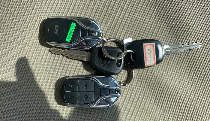 2016 Maruti Alto K10 VXI, Petrol, Manual, 31,034 km, Key Close Up