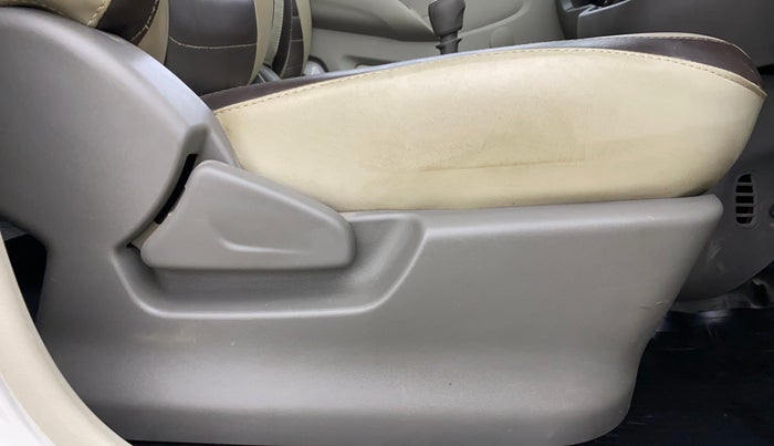 2017 Datsun Redi Go S, Petrol, Manual, 67,495 km, Driver Side Adjustment Panel