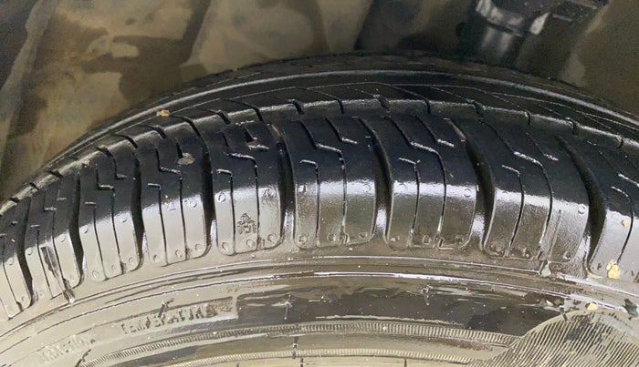 2017 Datsun Redi Go S, Petrol, Manual, 67,495 km, Right Front Tyre Tread