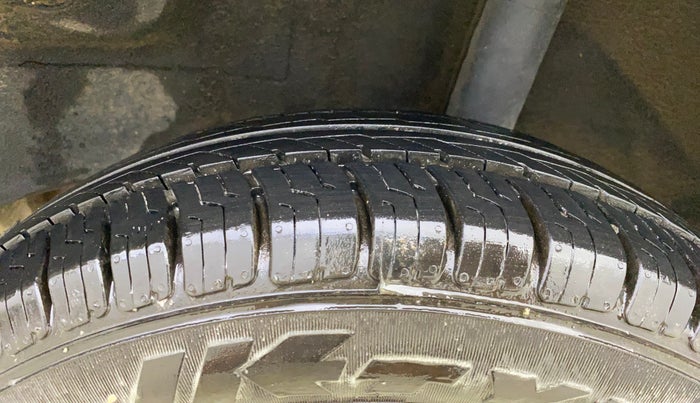 2017 Datsun Redi Go S, Petrol, Manual, 67,495 km, Left Rear Tyre Tread