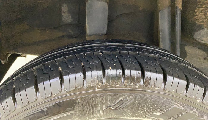 2017 Datsun Redi Go S, Petrol, Manual, 67,495 km, Right Rear Tyre Tread