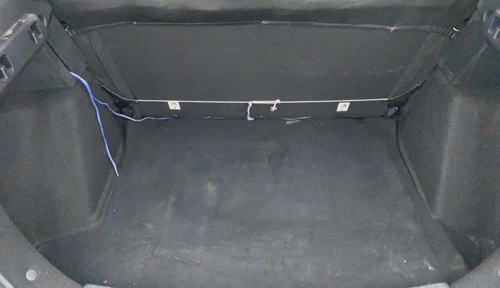 2019 Tata NEXON XM 1.2, Petrol, Manual, 17,959 km, Dicky (Boot door) - Parcel tray missing
