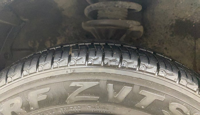 2013 Hyundai Santro Xing GLS, Petrol, Manual, 33,950 km, Left Front Tyre Tread