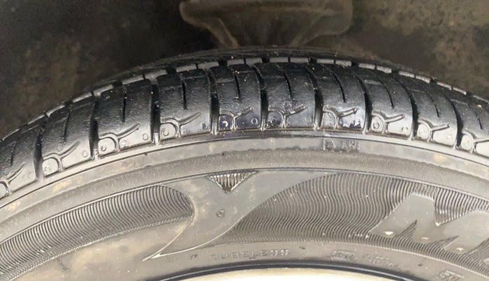 2013 Hyundai Santro Xing GLS, Petrol, Manual, 33,950 km, Right Front Tyre Tread