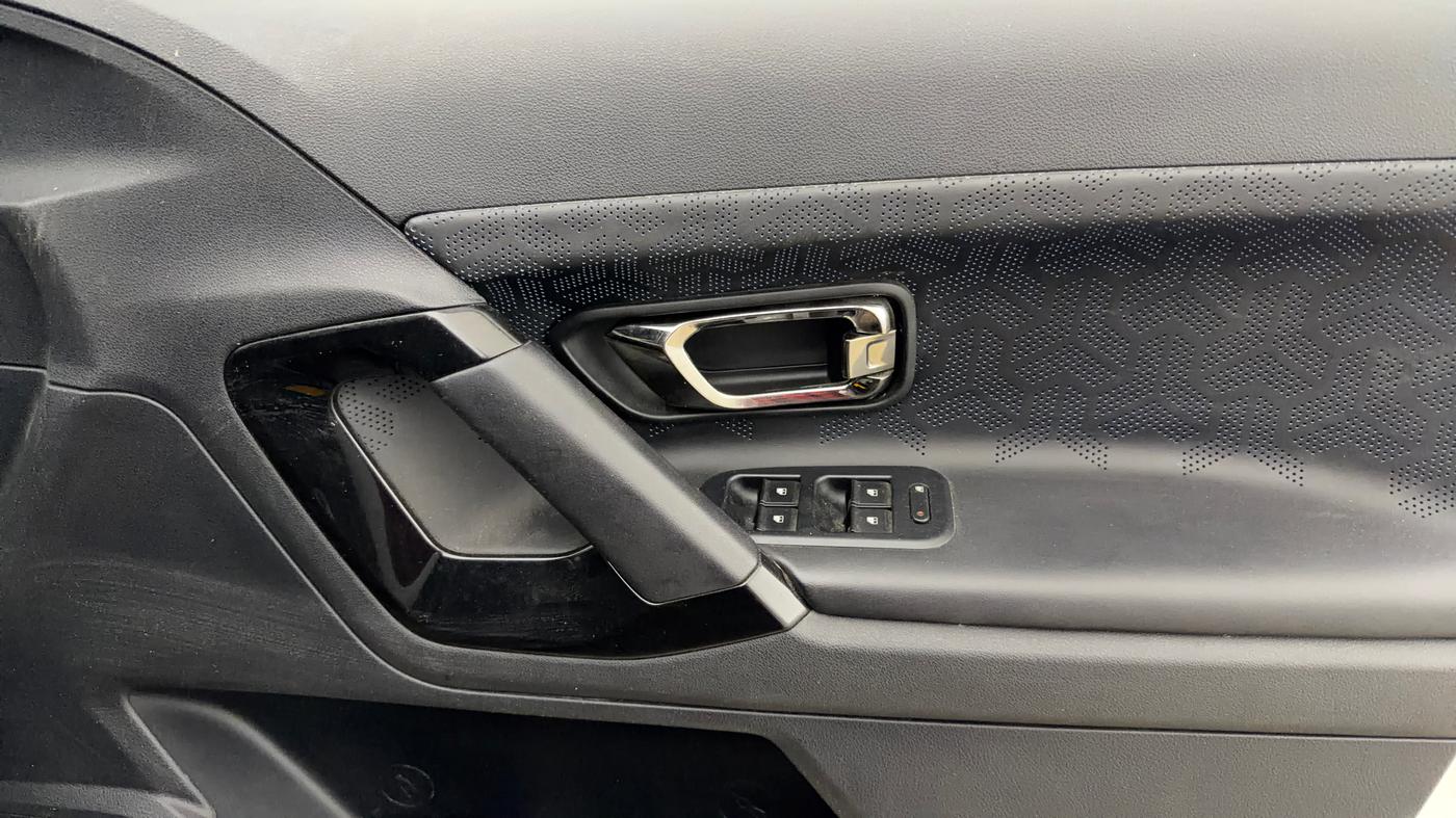 2023 Tata Harrier FEARLESS PLUS DARK EDITION AT, Diesel, Automatic, 47,597 km, Driver Side Door Panels Control