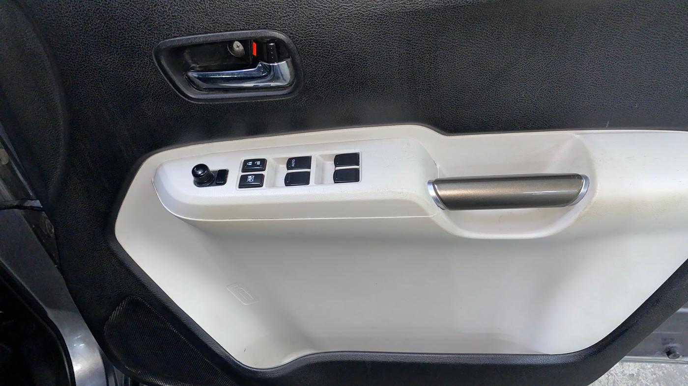 2018 Maruti IGNIS ZETA 1.2 K12, Petrol, Manual, 95,526 km, Driver Side Door Panels Control