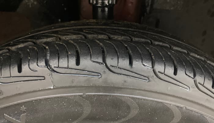 2016 Renault Kwid RXT 1.0, Petrol, Manual, 1,09,534 km, Right Front Tyre Tread