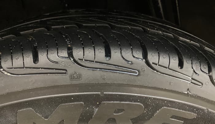 2016 Renault Kwid RXT 1.0, Petrol, Manual, 1,09,534 km, Right Rear Tyre Tread