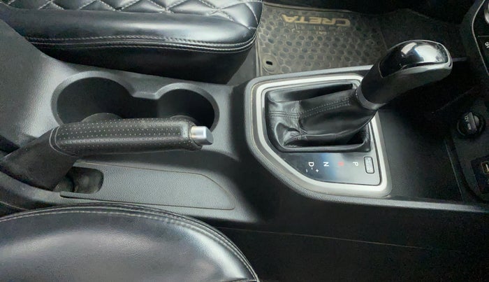 2017 Hyundai Creta SX PLUS AT 1.6 PETROL, Petrol, Automatic, 90,860 km, Gear Lever