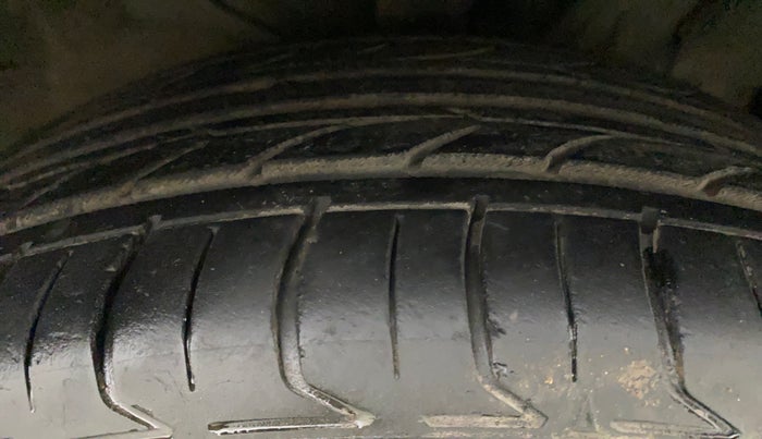 2017 Hyundai Creta SX PLUS AT 1.6 PETROL, Petrol, Automatic, 90,860 km, Right Front Tyre Tread