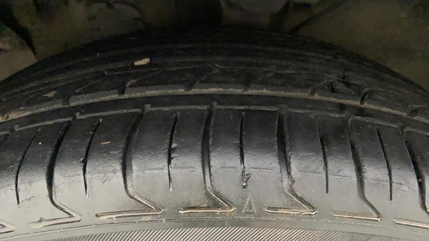 2017 Hyundai Creta SX PLUS AT 1.6 PETROL, Petrol, Automatic, 90,860 km, Left Front Tyre Tread