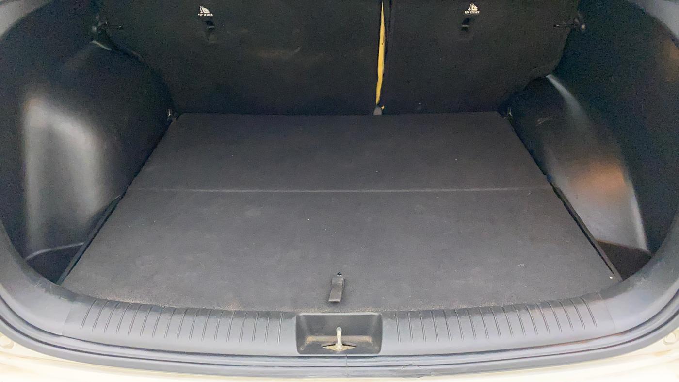 2017 Hyundai Creta SX PLUS AT 1.6 PETROL, Petrol, Automatic, 90,860 km, Boot Inside