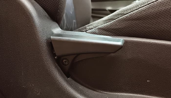 2016 Tata Tiago XT PETROL, Petrol, Manual, 99,343 km, Driver Side Adjustment Panel