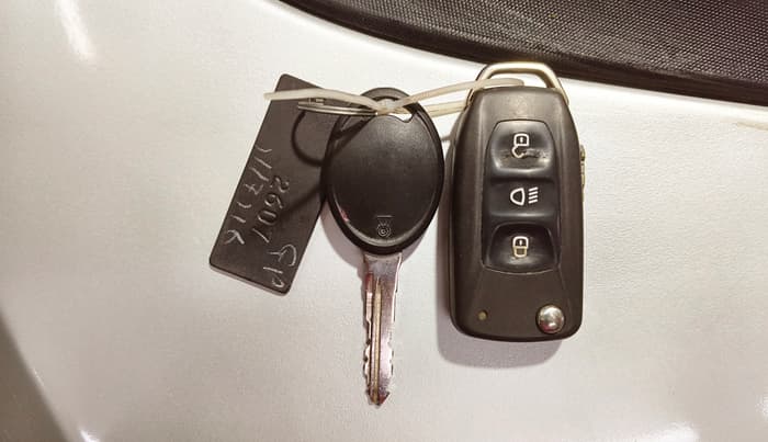 2016 Tata Tiago XT PETROL, Petrol, Manual, 99,343 km, Key Close Up