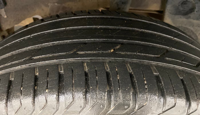 2018 Renault Duster RXS CVT 106 PS, Petrol, Automatic, 71,982 km, Left Rear Tyre Tread