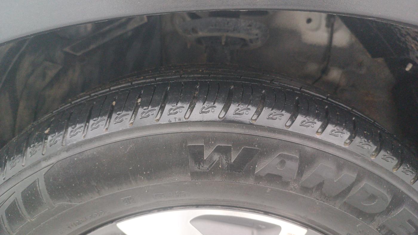 2023 KIA SONET HTX 1.0 DCT, Petrol, Automatic, 19,666 km, Left Front Tyre Tread