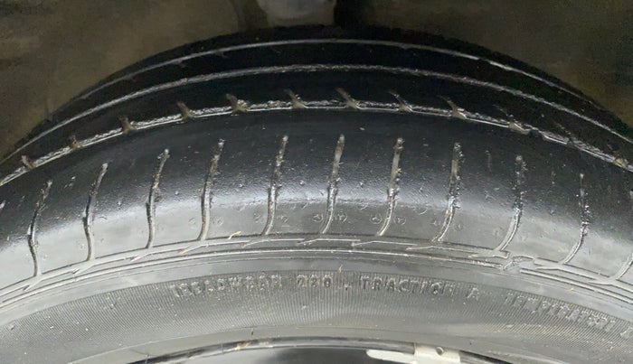 2016 Maruti Wagon R 1.0 VXI, Petrol, Manual, 53,752 km, Right Front Tyre Tread