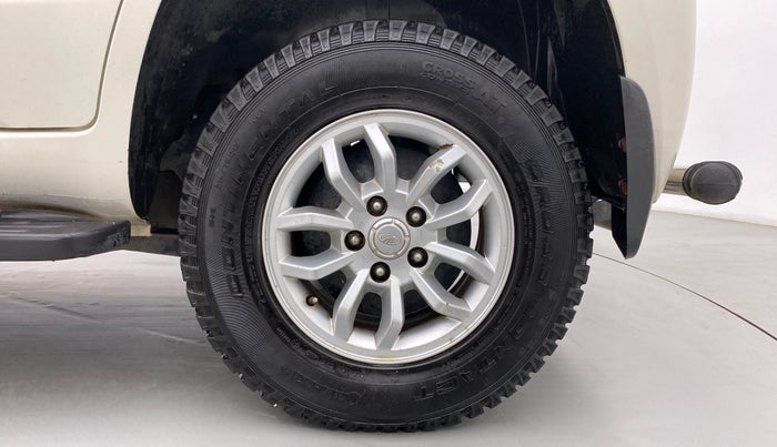 2017 Mahindra TUV300 T8, Diesel, Manual, 61,448 km, Left Rear Wheel