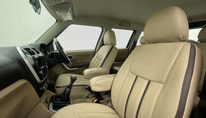 2017 Mahindra TUV300 T8, Diesel, Manual, 61,448 km, Right Side Front Door Cabin