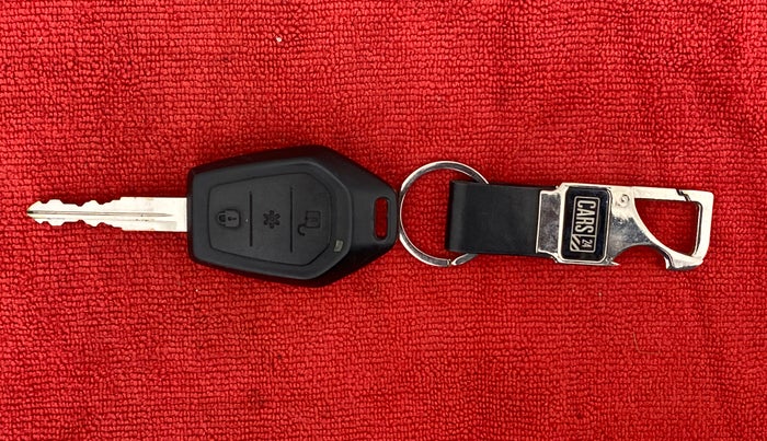 2017 Mahindra TUV300 T8, Diesel, Manual, 61,448 km, Key Close Up