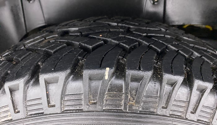 2017 Mahindra TUV300 T8, Diesel, Manual, 61,448 km, Right Rear Tyre Tread