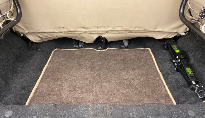 2017 Mahindra TUV300 T8, Diesel, Manual, 61,448 km, Boot Inside