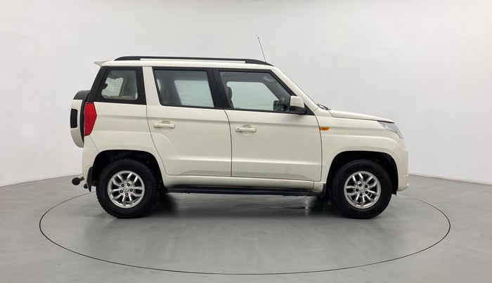 2017 Mahindra TUV300 T8, Diesel, Manual, 61,448 km, Right Side View