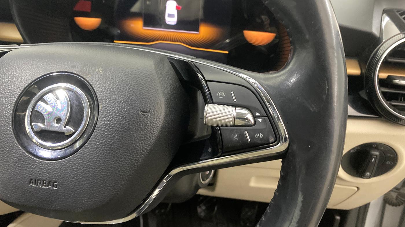 2023 Skoda SLAVIA STYLE 1.0L TSI MT, Petrol, Manual, 17,644 km, Adaptive Cruise Control