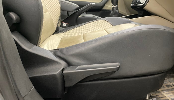 2023 Skoda SLAVIA STYLE 1.0L TSI MT, Petrol, Manual, 17,644 km, Driver Side Adjustment Panel