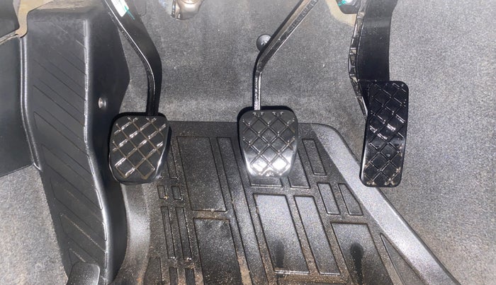 2023 Skoda SLAVIA STYLE 1.0L TSI MT, Petrol, Manual, 17,644 km, Pedals