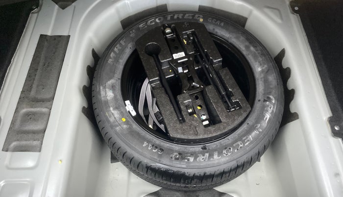 2023 Skoda SLAVIA STYLE 1.0L TSI MT, Petrol, Manual, 17,644 km, Spare Tyre