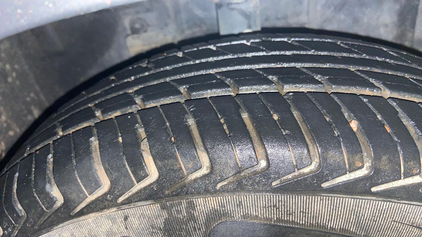 2018 Datsun Redi Go T (O), Petrol, Manual, 29,961 km, Left Front Tyre Tread