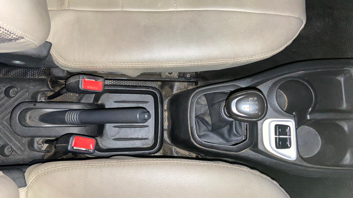 2018 Datsun Redi Go T (O), Petrol, Manual, 29,961 km, Gear Lever