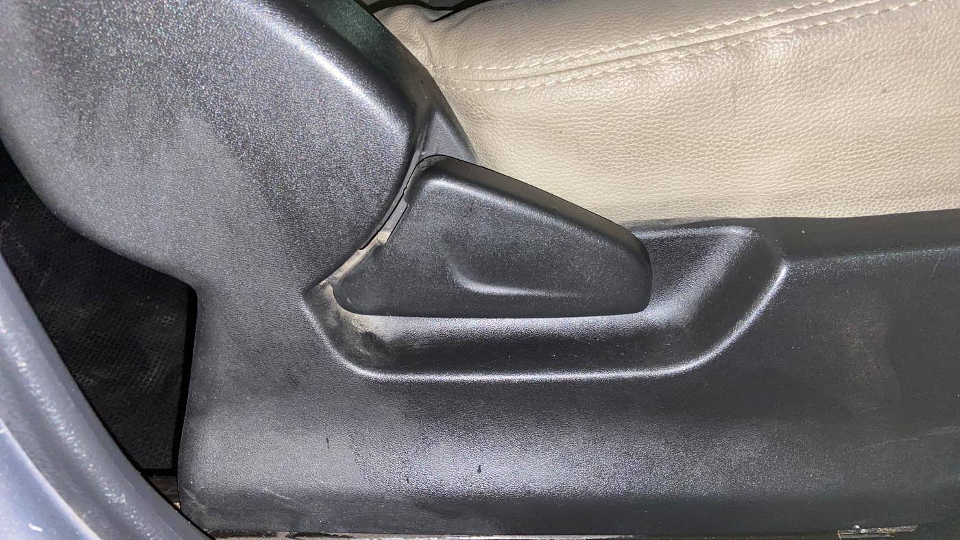2018 Datsun Redi Go T (O), Petrol, Manual, 29,961 km, Driver Side Adjustment Panel