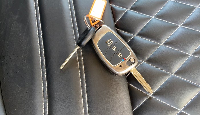 2020 Hyundai VENUE SX 1.0 TURBO, Petrol, Manual, 56,947 km, Key Close Up