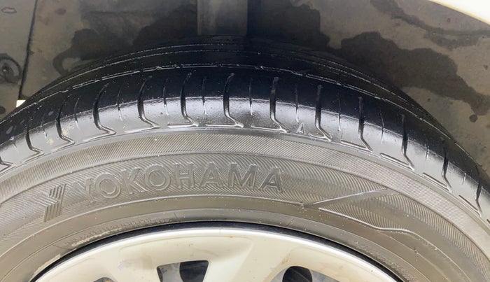 2017 Hyundai Grand i10 SPORTZ 1.2 KAPPA VTVT, Petrol, Manual, 1,36,006 km, Right Rear Tyre Tread