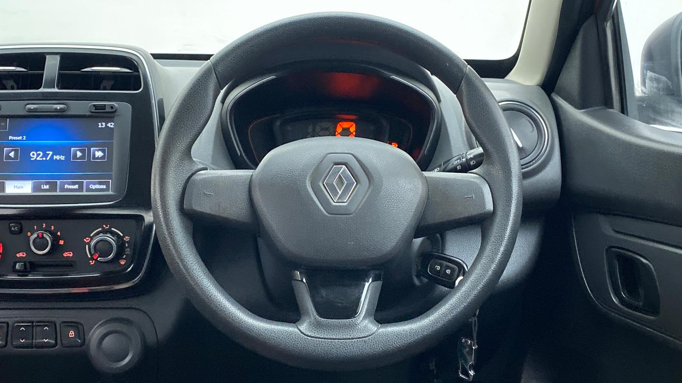 2016 Renault Kwid RXT, Petrol, Manual, 42,032 km, Steering Wheel Close Up