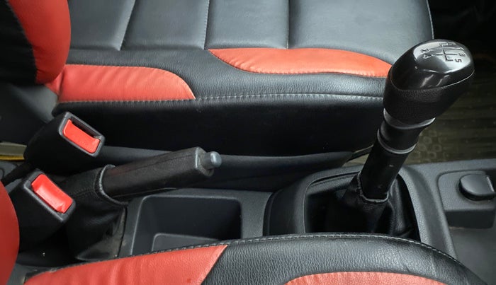 2016 Renault Kwid RXT, Petrol, Manual, 42,032 km, Gear Lever