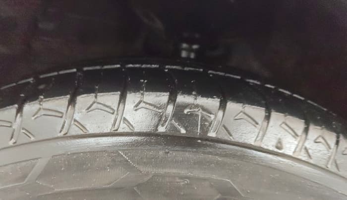 2017 Maruti Celerio VXI CNG, CNG, Manual, 58,191 km, Left Front Tyre Tread