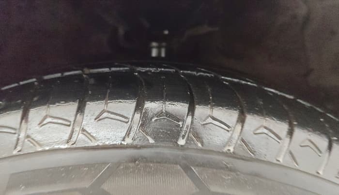 2017 Maruti Celerio VXI CNG, CNG, Manual, 58,191 km, Right Front Tyre Tread